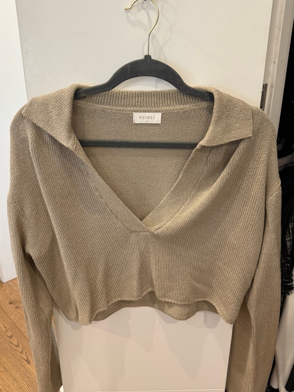 Meshki Cropped V-Neck Sweater in Taupe